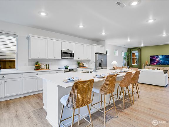 2nd image of 1636 Lorraine Way