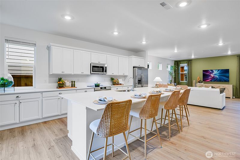 2nd image of 2718 Wonderland Way