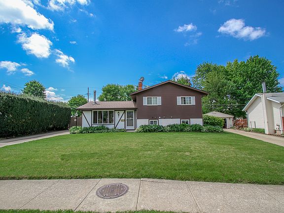 2nd image of 6566 Sandhurst Dr