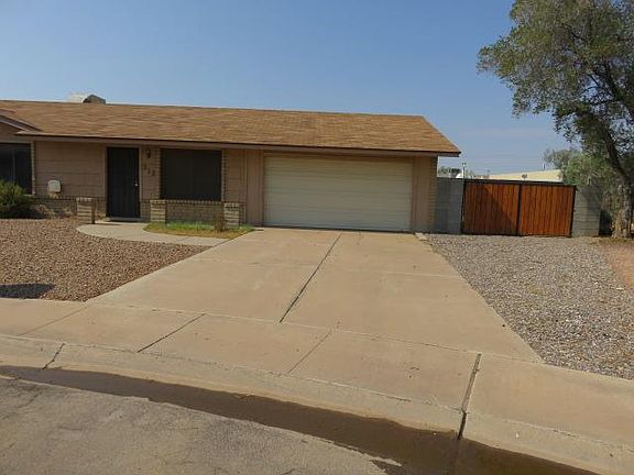3rd image of 212 E Saguaro St