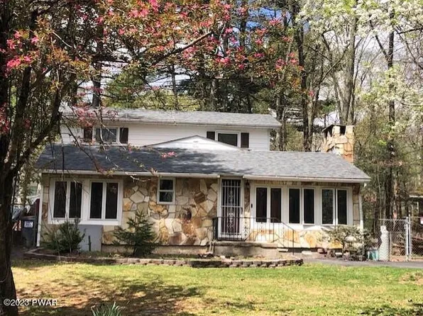 115 Tulip St, Dingmans Ferry, PA 18328