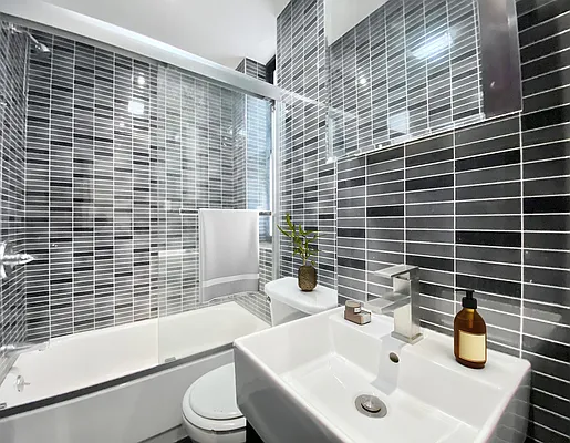 Rented by Vector New York, LLC | media 24