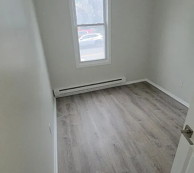 196 W Broadway #1F — Photo 2