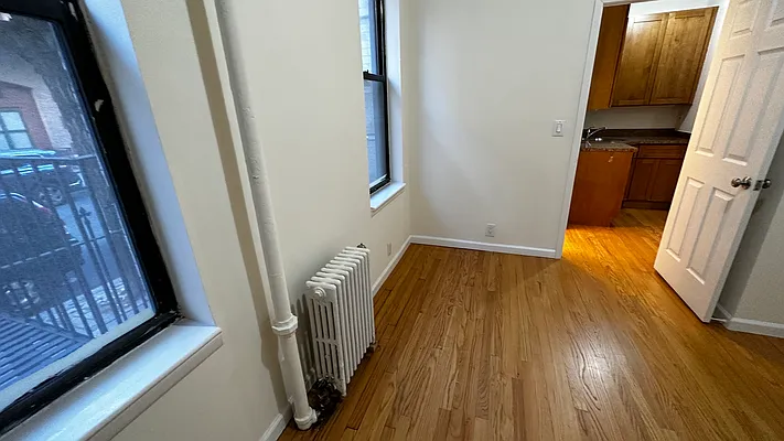 Rented by HOLTON REAL ESTATE INC. | media 22