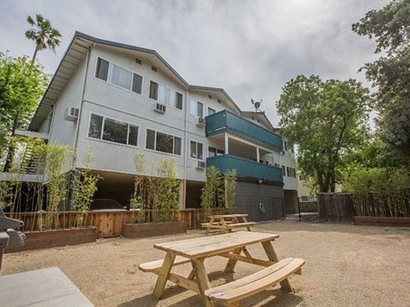 2nd image of 411 1st St #15