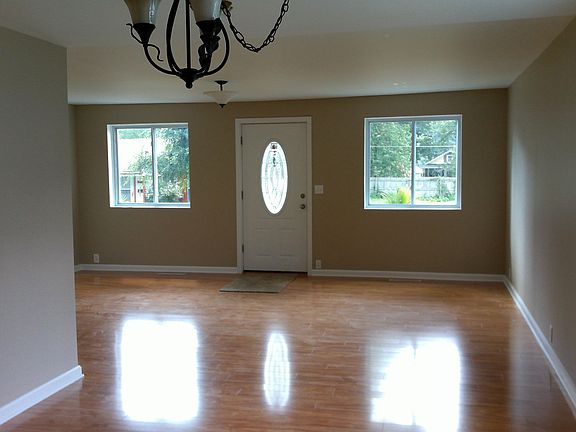 kitchen going into living rm