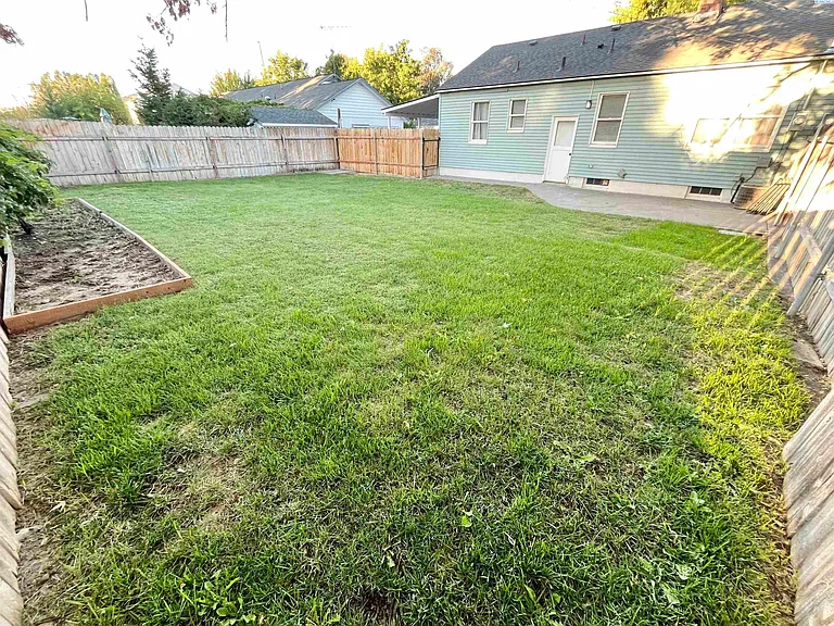 222 Casey Ave — Photo 23