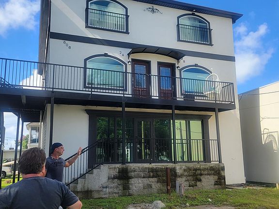 3rd image of 606 Harrison Ave #2-B