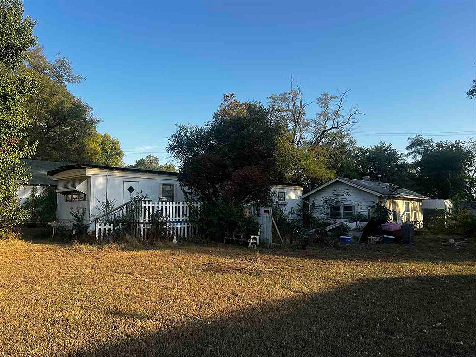 2nd image of 145 Carson Ave