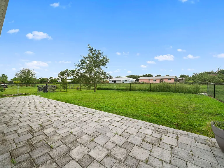 10464 Canal Brook Ln — Photo 25