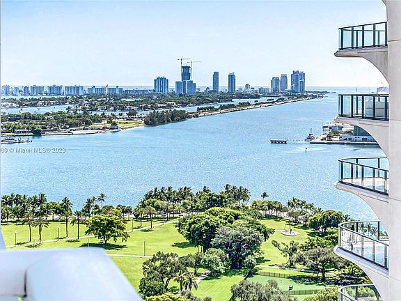 2nd image of 1040 Biscayne Blvd APT 2107