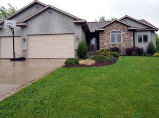 1696 Esker Trl, Columbus, WI 53925