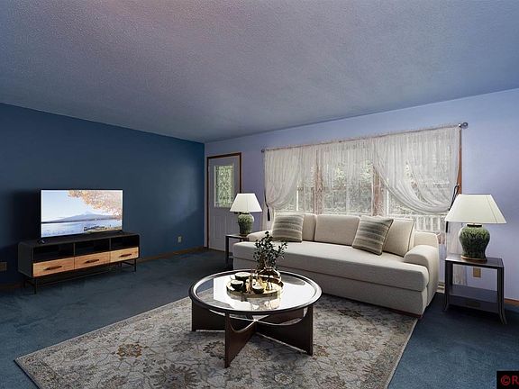 3rd image of 417 W Broadway Ave