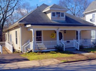 606 Dunlap St, Paris, TN 38242