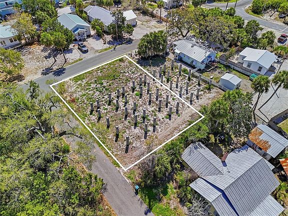 3rd image of 3rd St Lot 1