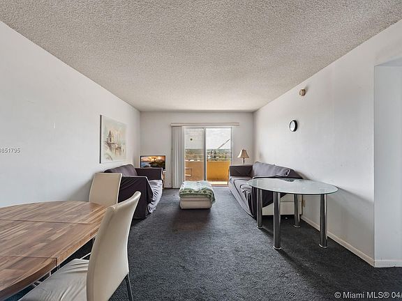 4th image of 900 NE 18th Ave APT 1204
