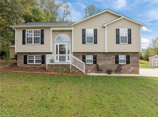 2326 Westfield Rd, Mount Airy, NC 27030