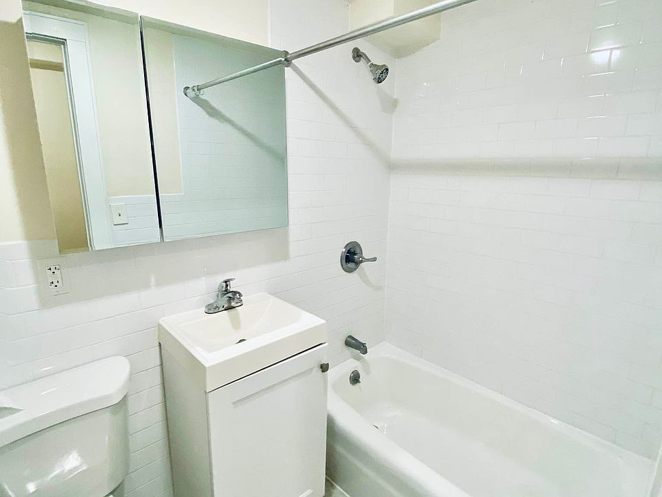 2nd image of 28 W 83rd St #1F