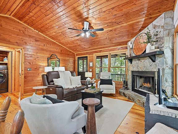 3rd image of 252 Granny Branch Dr