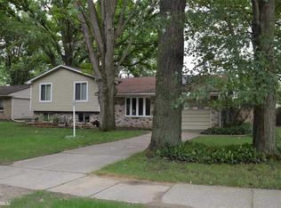 50737 Peggy Ln, Chesterfield, MI 48047