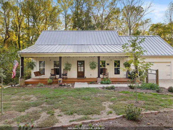 1909 Erskine Dr, Florence, AL 35630