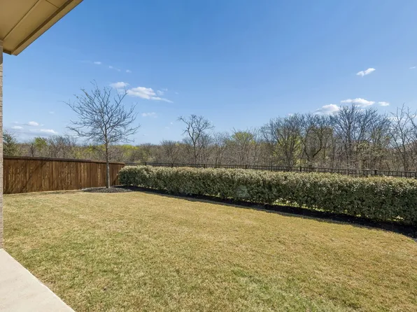 1104 Bluestem Dr, Aubrey, TX 76227