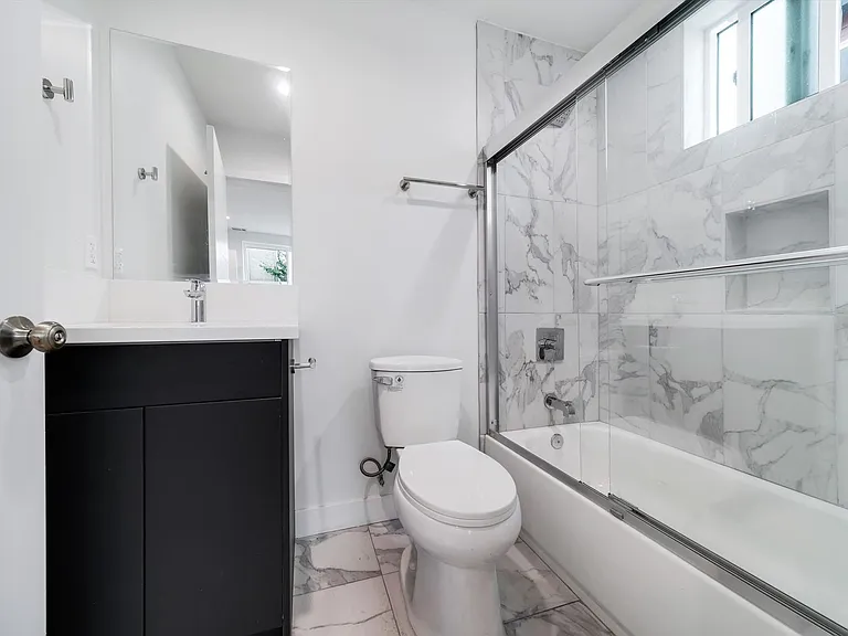 332 N Alexandria Ave — Photo 12