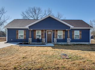 104 E Bomar Ct, Shelbyville, TN 37160