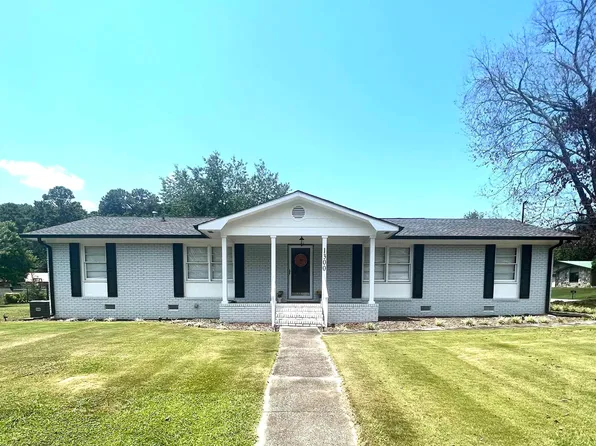 1300 Leslie Ln, Anniston, AL 36207