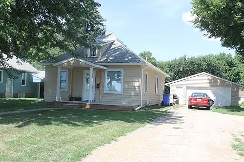 707 W Main St Photo 1