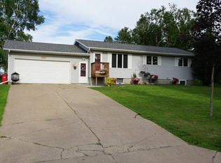 465 6th St NW, Plainview, MN 55964