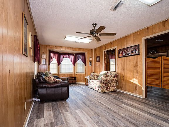 5th image of 208 Radney St