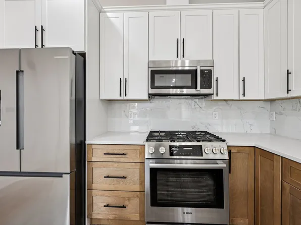 1003 Summit Avenue image 11 of 32