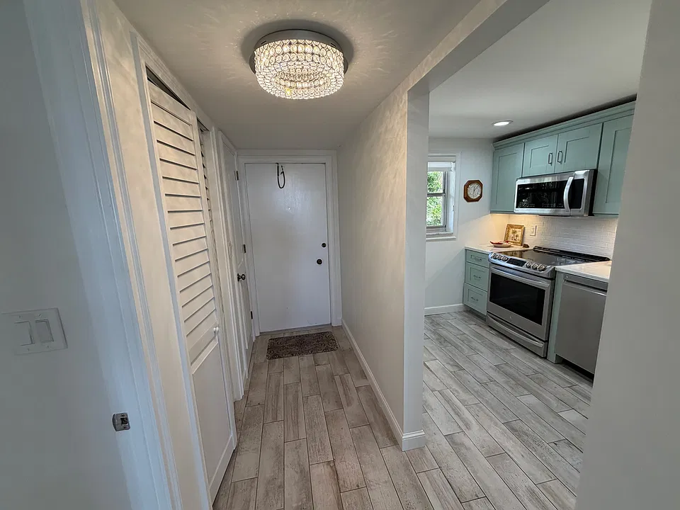 555 NW 4th Ave #302