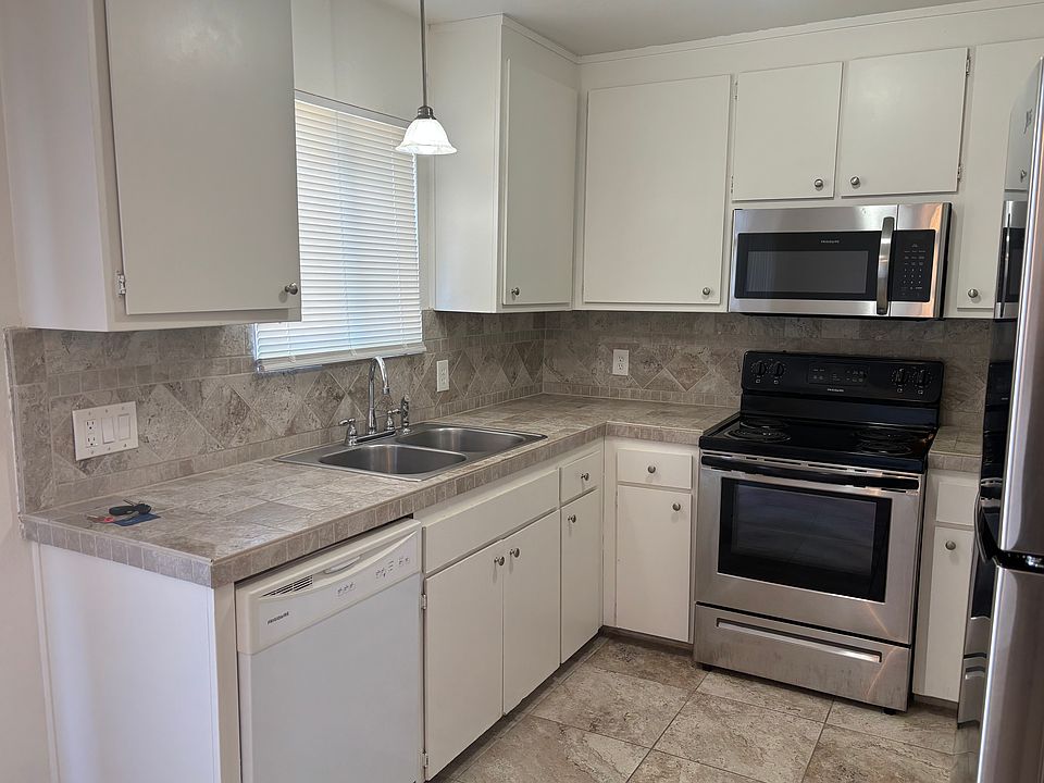 1st image of 125 Amberidge Dr