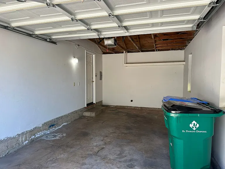3337-3339 La Canada Dr — Photo 22