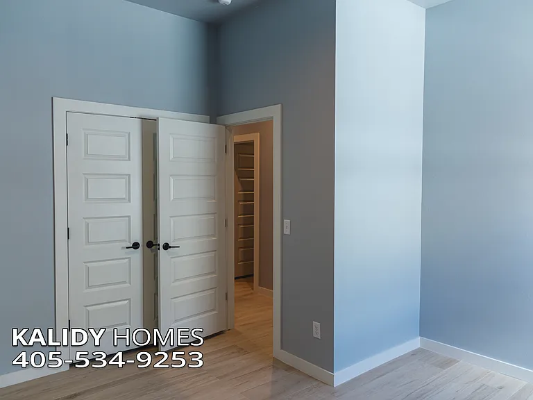 905 S Howard Ave — Photo 21