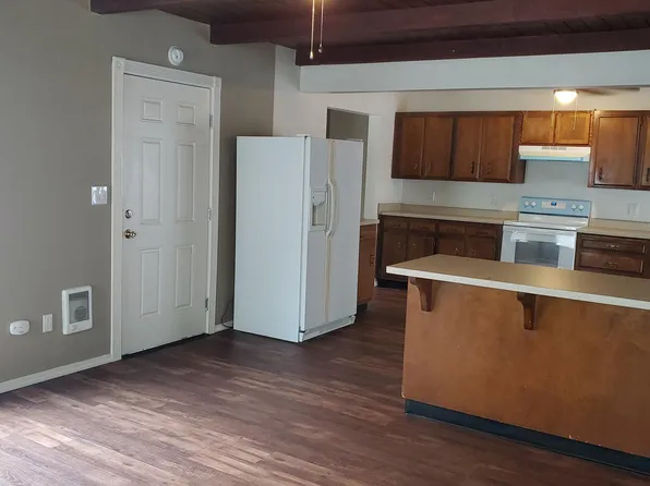 3213 Center St NE, Salem, OR 97301