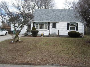 40 Harvest Rd, Warwick, RI 02888