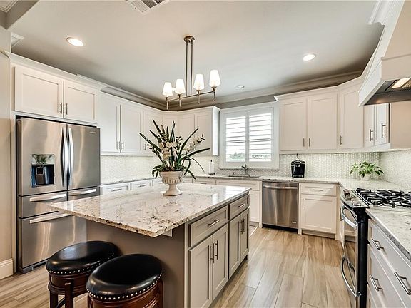 4th image of 2905 Sunnyside Dr