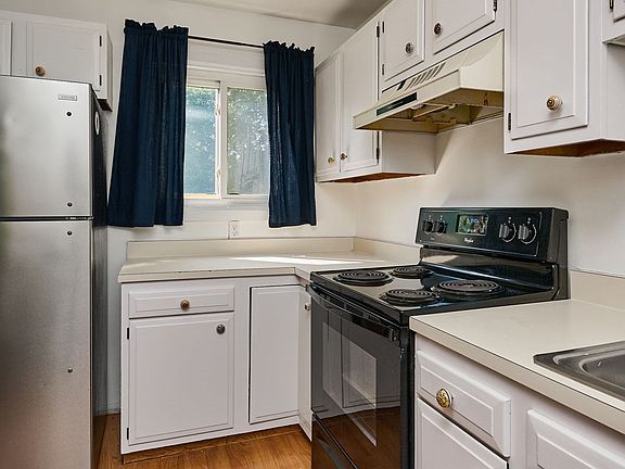 5th image of 170 E Hadley Rd APT 65