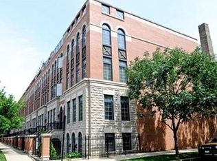 369 W Superior St #1A, Chicago, IL 60654