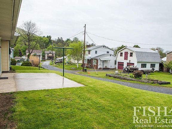 5th image of 2682 Sortman Ave
