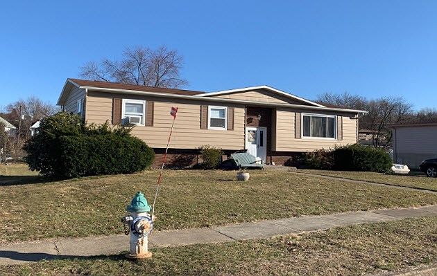 2nd image of 109 E Pheasant Dr