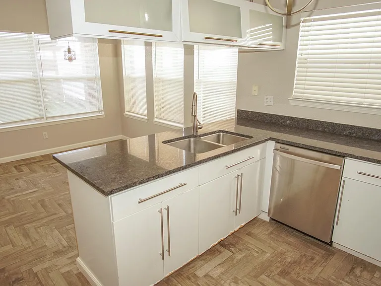 2008 Rogelio Ave — Photo 10