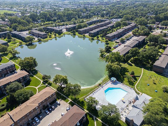 2nd image of 9355 Bay Colony Dr APT 3S
