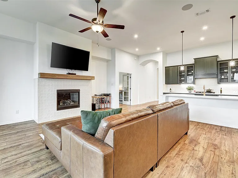 1117 Spring Gulch Ln — Photo 16