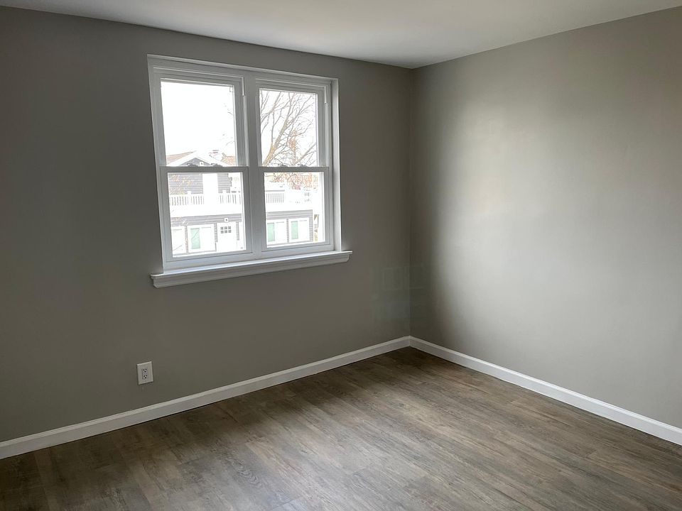 2nd image of 2015 McKinley St #1