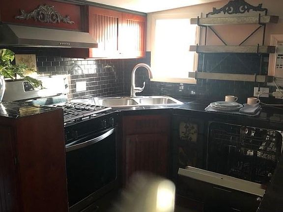 3rd image of 5024 & 5028 Douglas Thalman St