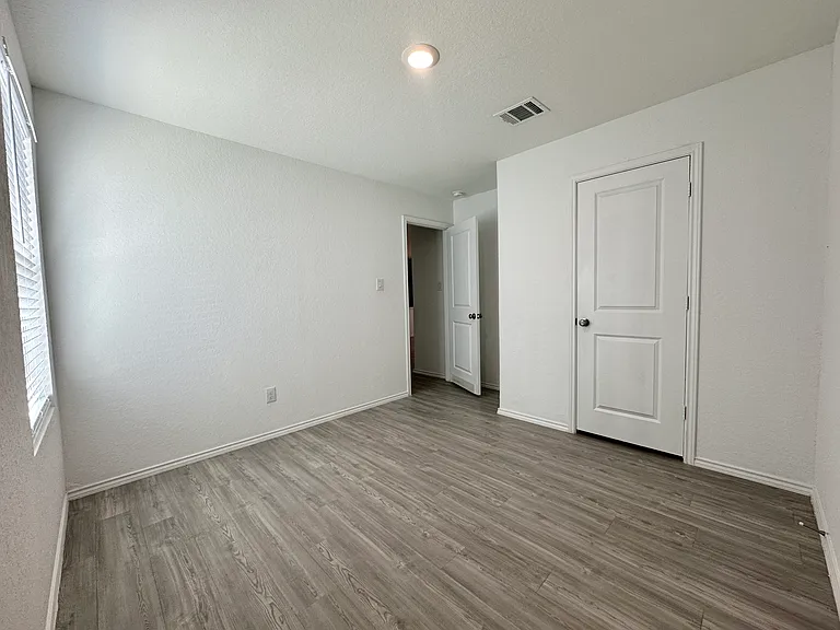6426 Magee Run — Photo 10